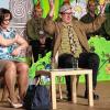 Das Ehepaar Schwertfischer (Bettina Bach-Umhöfer und Ralf Sick) offerierte spannende Einblicke in sein Eheleben, bei denen überraschende Vorlieben zur Sprache und künstlerisches Talent zum Ausdruck kamen.