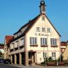Das Strahlunger Rathaus ist in die Jahre gekommen. Es wäre an der Zeit für eine energetische Sanierung und die Schaffung von Barrierefreiheit. Nun hat die Gemeinde dazu einen Förderantrag bei der Regierung von Unterfranken gestellt.