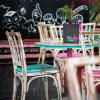 Hier wird aufgenommen: Das Café zum schönen René am Bahnhofsvorplatz.