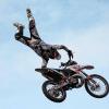 Spektakuläre Vorführungen zeigten Christian Kleiner, Tom Ferber und Robert Noumann von der Wrecking-Crew am Wochenende auf der Wheelies Motorradmesse vor der Dettelbacher Frankenhalle.