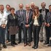 20 Jahre Jugendstiftung Eisingen: (von links) Hans Kohl (Verwaltungsleiter), Joachim Deckert, Volker Müller, Jutta Kennerknecht, Walter Kolbow (Beiratsmitglieder), Zweigstellenleiter der Sparkasse Mainfranken Roland Borst; Oskar Biegner, Annette Wolz (Beiratsmitglieder), Dr. Thomas Neumann (Vorsitzender), Georg Bausewein (Beiratsmitglied).