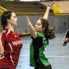Auch wenn hier die Haßfurterinnen Clara Schumacher (links) und Franziska Reitz in der Überzahl sind, war die DJK Hirschfeld (Mitte Hanna Götz) bei ihrem 8:4-Sieg in der Jugend-19-Bezirksliga nicht zu stoppen und sicherte sich später den Meistertitel.