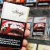 Faulige Zähne werden Raucher nun öfter zu sehen bekommen: Ab 20. Mai muss die Tabakindustrie Schockfotos auf die Schachteln drucken.