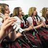 Immer in Aktion und taktsicher wie ein Uhrwerk: das Klarinetten- und Flötenregister der Blaskapelle Hofstetten. Immer in Aktion und taktsicher wie ein Uhrwerk: das Klarinetten- und Flötenregister der Blaskapelle Hofstetten.