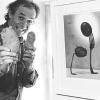 Gerhard Vormwald 1998 bei der Ausstellung seiner Werke in Lohr. Der international bekannte Fotograf mit Wurzeln in Sackenbach starb vor wenigen Tagen völlig überraschend.