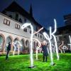 Lichtgestalten: Bei der „Luminale“ in Frankfurt ist im Karmeliterkloster die Lichtinstallation „InnenLICHTarchitektur“ der Hofheimer Leuchten-Manufaktur von Ralf Stößel und Tobias Boucke zu sehen. Lichtgestalten: Bei der „Luminale“ in Frankfurt ist im Karmeliterkloster die Lichtinstallation „InnenLICHTarchitektur“ der Hofheimer Leuchten-Manufaktur von Ralf Stößel und Tobias Boucke zu sehen.