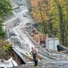 Blick auf die Baustelle am Zeller Bock zwischen Würzburg und Zell. Am 17. April wird die Wiedereröffnung gefeiert, am 21. April haben die Autos dann wieder freie Fahrt.