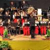 Ein anspruchsvolles Programm bot die Musikkapelle Poppenhausen unter Leitung von Florian Bauer und Moderation von Jörg Schöner (vorne sitzend) bei ihrem Frühjahrskonzert.