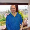 Vom Handballtor an die Behandlungsliege: Frank Hofstötter in seiner gerade eröffnet Praxis in Sackenbach.