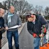 Am Karsamstag waren Harald Räth vom Ingenieurbüro Demling und Bauleiter Stefan Fritz von der Hildburghäuser Baugesellschaft am Parkplatz Tuchbleiche und entnahmen dort an sieben Stellen Kernproben, die nun an ein Prüfinstitut gehen. Die optische Inaugenscheinnahme war vielversprechend.