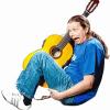 (rv)   Der Sportverein lädt am Samstag, 9. April, zu einem Abend mit Musik, Kabarett und Komik ein und hat dafür den Komiker „Das Eich“ engagiert. Das Eich, seines Zeichens als entspannter Franke unterwegs, missioniert den Rest der Menschheit. Denn nicht nur in Franken galoppiert der Schwachsinn. Es scheint als sei die ganze Welt verrückt geworden. Ob beim Einkaufen, auf dem Spielplatz, beim Fernsehen oder beim Wellnessurlaub im Whirlpool, mittlerweile hat der Schwachsinn selbst die Wettermeldungen erfasst, stellt der Komiker fest. Es sind gerade die Widrigkeiten des Alltags die er auf seine lustige Art und Weise analysiert und zu denen er seine ganz eigenen Theorien entwickelt. Gewürzt wird dieser etwas andere Kabarettabend mit Musik und Aktionen. Beginn ist um 19.30 Uhr, Einlass bei freier Platzwahl ab 18.30 Uhr. Im Vorverkauf sind Karten in der Geschäftsstelle des  Schweinfurter Tagblattes und im Grettschter Lädla, Hauptstraße 4,  (0 97 29) 90 97 33, oder im Internet unter www.okticket.de erhältlich. Im Vorverkauf kosten die Eintrittskarten 16 Euro, an der Abendkasse müssen 18 Euro berappt werden.