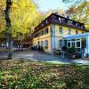 Idyllisch, aber verwaist: der Wirtshaus-Biergarten „Zur Hölle“.