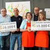 Dringende Anschaffungen ermöglicht: Schecks über insgesamt 30 000 Euro überreichten nun im Laudaer Tafelladen seitens des Discounters Lidl Stephan Pawelka (rechts) und Arno Bamberger (Dritter von links) an die Vertreter vom Diakonischen Werk beziehungsweise der Tafel, (von links) Birgit Gube, Helmut Wenz, Maria Fleckenstein, Wolfgang Pempe und Susanne Appel.