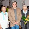Mit Dankesworten hat Ingeborg Zuber (links) ihre Kollegin Sylvia Strempel (Zweite von rechts) aus dem aktiven Einsatz für den Diakonieverein Ostheim verabschiedet. Dem schlossen sich Pfarrer Andreas Hutzler (Mitte) und Karina Werner (rechts) an. Uta Petritz (Zweite von links) übernimmt Sylvia Strempels Aufgaben.