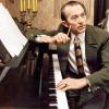 Der Musiker Herbert Roth, der 1983 mit nur 56 Jahren starb, komponierte das Rennsteiglied, das nicht nur bei Wanderern als heimliche Hymne von Thüringen gilt. Der Musiker Herbert Roth, der 1983 mit nur 56 Jahren starb, komponierte das Rennsteiglied, das nicht nur bei Wanderern als heimliche Hymne von Thüringen gilt.