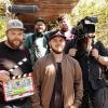 Bereit für Begegnungen der anderen Art im ehemaligen Krankenhaus war die Filmcrew mit (von links) Regieassistent Patrick Melber, Tontechniker Oskar  Kordwig, Regisseur Kevin Wloczyk, Nico Stelzig (Christlicher Berater), Kameramann Robert „L“ Leichenakt und Moderator Oliver Troska.