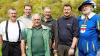 Verantwortung und Anglerglück bewiesen beim AC Obervolkach (von links) Peter Staudt (Vorsitzender), Bernd Dotterweich (zweiter Vorsitzender), Robert Förster (Schriftführer), Werner Winter (Kassier), Josef Rauchenberger (Vize-Anglerkönig). Ihnen gratulierte Landsknecht Willi Bedenk.