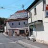 Die Filiale in Burgpreppach (die in dem Gebäude rechts im Bild untergebracht ist) ist eine von acht Geschäftsstellen, die die Sparkasse Ostunterfrankem zum 1. August dieses Jahres schließen wird.