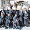 (mr)   Elf Dienerinnen der heiligen Kindheit Jesu haben im Kloster Oberzell ihr diamantenes Professjubiläum gefeiert. Ihr Versprechen, nach den Evangelischen Räten zu leben, legten vor 60 Jahren Ambrosiana Hierl aus Stadl (Landkreis Regensburg), Animata Ort aus Schneeberg (Landkreis Miltenberg), Aristea Stapf aus Koppenwind (Landkreis Haßberge), Berthilde Weißaus Steinberg (Landkreis Schwandorf), Edelinde Defland aus Brücken (Landkreis Kusel), Genovefa Schmitt aus Pfändhausen (Landkreis Schweinfurt), Hermosila Müller aus Rannungen (Landkreis Bad Kissingen), Salesia Reußenzehn aus Willanzheim (Landkreis Kitzingen), Venantia Maier aus Soden (Landkreis Miltenberg), Wiltrud Helldörfer aus Hungenberg (Landkreis Forchheim) und Winifred Eckel aus Castell (Landkreis Kitzingen) ab. In Südafrika feierte außerdem Schwester Rosa Drescher ihr diamantenes Professjubiläum, schreibt das Kloster Oberzell, geht aus einer Pressemitteilung hervor. Generaloberin Schwester Katharina Ganz begrüßte die Jubilarinnen, deren Angehörige, außerdem Mitarbeiterinnen sowie die Schwestern aus den Konventen der Gemeinschaft. Zu den Gästen zählten die Konzelebranten Pfarrer i. R. Ernst Bach (Würzburg), Pfarrer Napoleon Savariraj (Würzburg) und der Hausgeistliche, Oberstudienrat Achim Wenzel.Margit Herold