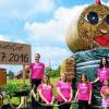Beim Fest zum 130-jährigen Gründungsjubiläum repräsentiert die jüngste Ehrendame Katharina Kreußer mit (von links) Verena Schimmer, Vanessa Himmel, Sarah Schimmer, Julia Korbmann, Svenja Leuchs, Lena Lutz, Lisa Michel und Luisa Müller die Feuerwehr.