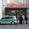 Die Polizei riegelte am Dienstag die Stadtgalerie in Schweinfurt ab.