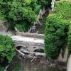 Eingerüstet: Die steinerne Brücke, die Hauptzufahrt ins Zobelschloss, hat Risse und muss erneuert werden.