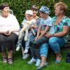 Migrantin Lilli Setschin (rechts) unterstützt derzeit die Neu-Migranten Tatjana, Alexandra, Ruslan und Elina Zunedw.