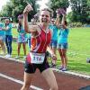 Große Freude beim Zieleinlauf der Einzelsiegerin der Frauen, Carmen Schlichting-Förtsch vom SC Kemmern.