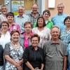 (ki) Ein Klassentreffen für die Schüler des Jahrgangs 1951/52/53 fand im Gemeinschaftshaus in Fürnbach statt. Erschienen sind 21 Teilnehmer, welche die Volksschulen in Fürnbach und Prölsdorf  von 1957/58/59 bis 1965/66/67 besucht hatten. Ihre Klassenlehrer waren damals Norbert Limmer (in Fürnbach) und Lehrerin Erika Borne (in Prölsdorf). Letztere, die jetzt in Geretsried bei München wohnt, war eigens zu dem Klassentreffen angereist, Norbert Limmer ist verstorben. Beim Gottesdienst mit Aushilfspriester Francis gedachte man der fünf verstorbenen Klassenkameraden Hans Kaiser, Irmgard Kundmüller und Horst Pfaff (alle aus Fürnbach), sowie  Renate Weigel und Helga Christel aus Prölsdorf. Im Anschluss traf man sich zum Abendessen. Dabei tauschten die ehemaligen Schüler Erfahrungen aus, betrachteten alte Klassenfotos und erzählten sich Ereignisse von früher. Organisiert und vorbereitet hatten das Klassentreffen Lorenz Makowski aus Mönchstockheim, Christel Klug aus Fürnbach und Wilfried Schneider aus Eltmann.