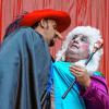 Nicht immer nett – Cyrano mit langer Nase. Nicht immer nett – Cyrano mit langer Nase.