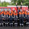 (amk)   Zwei Gruppen der Feuerwehr Stadelhofen legten die Leistungsprüfung „Löscheinsatz“ mit Erfolg ab. Es wurde der Brand eines Nebengebäudes auf dem Gelände der Firma Öchsner angenommen. Die Übergabe der Abzeichen übernahmen Kreisbrandmeister Stefan Strohmenger, Jürgen Winkler und Christian Kuss. Im Bild (von links) 1. Kommandant Edgar Hämmelmann, Prüfer Christian Kuss, Udo Becker (Stufe 5); Volker Knorr (Stufe 6); Patrick Götz, Andreas Gerling (beide 4); Julia Horn (2), Markus Mertel (5), Sabine Horn (3), Peter Kraft (6), Sebastian Kraft (3), Martin Scheiner (6), Katharina Rüb (3), Prüfer Jürgen Winkler und KBM Stefan Strohmenger.Foto: Anne Kraft