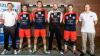 Mit neuen Spielern wollen die Handballer der TG Heidingsfeld in der Landesliga durchstarten. Trainer Manfred Wirth (links) und Abteilungsleiter Alexander Seelig (rechts) setzen auf Daniel Mihalj (Zweiter von links), Michael Panfil (Dritter von links) Federico – Fede – Sincich (Dritter von rechts) und Henrik Nass (Zweiter von rechts). Nicht im Bild: Dominik Orf.