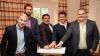 Startaktion zum ausgebauten Breitband: (von links) Philipp Müller von Süc//Dacor, Andreas Dellert von der Verwaltungsgemeinschaft Hofheim, Bürgermeister Hermann Niediek, Landtagsabgeordneter Steffen Vogel und Stefan Abschütz, Projektplaner von der Firma NGN.