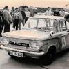 Autoslalom auf dem Flugplatz in Kitzingen gehörte vor Jahren zum festen Programm des Automobilclubs Kitzingen (AMC). Das Archivbild zeigt Slalomkönig Heinz Hüller in einem NSU Prinz 1000 am Start zum Flugplatz-Slalom Kitzingen 1965.FOTO: Rainer Gutzeit