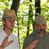 Zur „Bat-Night“ in Fatschenbrunn luden Biologe Jürgen Thein (links) und Anton Bäuerlein vom „Arbeitskreis Fledermaus“ des Bund Naturschutz ein. Zur „Bat-Night“ in Fatschenbrunn luden Biologe Jürgen Thein (links) und Anton Bäuerlein vom „Arbeitskreis Fledermaus“ des Bund Naturschutz ein.