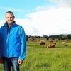 Landwirtschaft aus Leidenschaft – das trifft auf Familie Hartmann aus Weisbach voll und ganz zu. Claudia und Horst Hartmann setzen auf ein ausgefeiltes Beweidungskonzept auf der Weisbacher Jungviehweide, um der drohenden Brache entgegenzuwirken. Foto: Marion Eckert