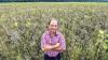 Der Landwirt Stefan Schneider steht im Landkreis Rastatt (Baden-Württemberg) an einer seiner Ackerflächen aus der er eine Bienenweide gemacht hat, da der Boden mit sogenannten per- und polyfluorierte Chemikalien (PFC) belastet ist.