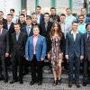 25 Nachwuchslandwirte aus der Region erhielten nach ihrer dreijährigen Ausbildung ihre Abschlusszeugnisse, hier im Bild zusammen mit Ausbildungsleiter Martin Mack (links) und von der Berufsschule Wolfgang Lechner, Oberstudiendirektor Rainer Schöler und Leitender Landwirtschaftsdirektor Herbert Lang. 25 Nachwuchslandwirte aus der Region erhielten nach ihrer dreijährigen Ausbildung ihre Abschlusszeugnisse, hier im Bild zusammen mit Ausbildungsleiter Martin Mack (links) und von der Berufsschule Wolfgang Lechner, Oberstudiendirektor Rainer Schöler und Leitender Landwirtschaftsdirektor Herbert Lang.
