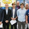 Nur sechs Bäcker bekamen in diesem ihre Zeugnisse überreicht. Die Freigesprochenen mit dem (von links) Vizepräsidenten der Handwerkskammer für Unterfranken, Walter Heußlein, den beiden stellvertretenden Obermeistern Wolfgang Moll und Marcel Scherg, Obermeister Wolfgang Rhein und dem Würzburger Bürgermeister Adolf Bauer.