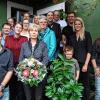 Eine Reihe langjähriger Mitarbeiter ehrte Marius Fackelmann, Chef von Fackelmanns Backstube, bei einer Betriebsfeier.