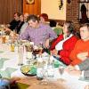 Bernd Rützel erklärt, diskutiert und beantwortet die Fragen der Teilnehmer seiner Veranstaltung Brotzeit, Bier und Politik im Gasthaus Betz in Langenprozelten.