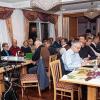 Es waren an die 80 Interessierte, die Regina Hetterich (links), Ortsverbandsvorsitzende der Grünen in Volkach, zur Informationsveranstaltung zum Thema Umgehung im Hotel Rose begrüßen durfte.