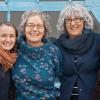 Sie laden in ihre Ateliers in Grombühl ein (von links) die Schneiderinnen Olga und Lilli Hubert, die Fotografin Sabine Saam sowie die beiden Malerinnen Evelin Neukirchen und Mechthild Hart.
