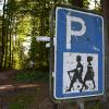 Der Spessart ist bei Touristen vor allem als Wanderziel bekannt. Der touristische Zusammenschluss Spessart-Mainland zog nun Bilanz: Bis September zählte man bereits 1,7 Millionen Übernachtungen. Das Bild zeigt einen Wanderparkplatz im Bereich der Sieben Wege im Hochspessart.