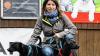 Anke Kuhn aus Homburg ist Physiotherapeutin und Osteopathin für Pferde und Hunde. Zu Beginn der Behandlung prüft sie die Beweglichkeit des Patienten (Bild unten), insbesondere der Gelenke.Fotos: Daniela Arndt