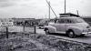 In einer schweren Limousine kommt im Sommer 1948 Dorothy Beebe im Flüchtlingslager am Galgenberg an.