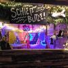 Neben Kunst und Streetfood gibt es auf dem Dornheim-Weihnachtsmarkt auch eine „Schieß-Butze“ zum Dosenwerfen.