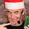 Der Erlanger Kabarettist Klaus Karl-Kraus bei der Premiere seiner „Fränkischen Weihnachtsg?schicht“ im Theater Fasskeller.