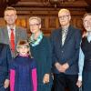 Fünf Sportler erhielten von Oberbürgermeister Siegfried Müller (Zweiter von links) und Sportreferent Manfred Marstaller (Zweiter von rechts) mit der Plakette in Silber die höchste Auszeichnung in diesem Jahr (von links): Barbara Wachter, Valeria Balliet, Dietlind Weise, Karl-Heinz Schwenkert. Ebenso ausgezeichnet wurde Thomas Stöhr (nicht im Bild).
