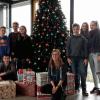 (hawo)   Die Werner-von-Siemens-Realschule beteiligte sich auch dieses Jahr wieder an der Weihnachtstrucker-Aktion der Johanniter in Bayern. Hierfür packten alle 31 Klassen Päckchen mit Grundnahrungsmitteln, Hygieneartikeln und kleinen Geschenken, die in dieser Woche dem Team der Hilfsorganisation übergeben wurden. Viele fleißige Schüler halfen mit, die fertigen Pakete zu sammeln und für den Transport vorzubereiten. Damit diese an den Feiertagen bei den bedürftigen Familien eintreffen, haben sich die Johanniter-Weihnachtstrucker bereits auf den Weg nach Osteuropa gemacht. Die Realschule hofft laut einer Pressemitteilung, anderen Kindern und Familien zum Weihnachtsfest eine Freude zu bereiten.FOTO: Sarah Prell